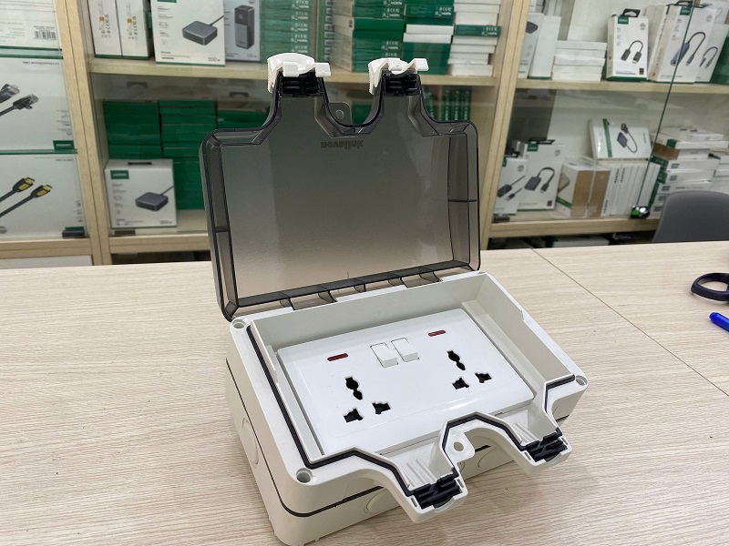 Hộp điện đôi ngoài trời chống nước IP66 Novalink NV-OW46, có công tắc